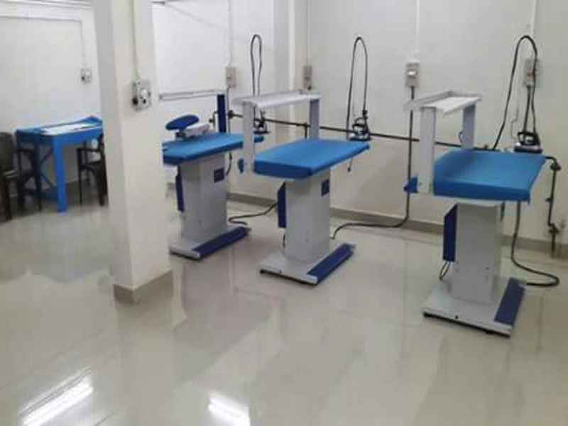 vacuum ironing table with built in boiler